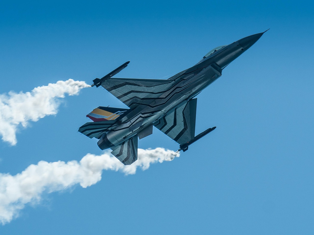 Air festival, flight, planes, smoke, darling, blue, torre del mar, spain, show, military, fly, patrol, air force, aircraft, plane, war, combat, flying, in formation, reaction, travel, stunts, f16, military, reaction, reaction, f16, f16, f16, f16, f16