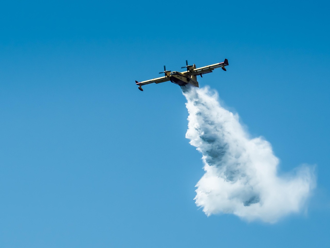 Air festival, flight, nature, planes, smoke, fire, forest, agus, darling, blue, torre del mar, spain, show, military, fly, patrol, air force, aircraft, plane, war, combat, flying, travel, stunts