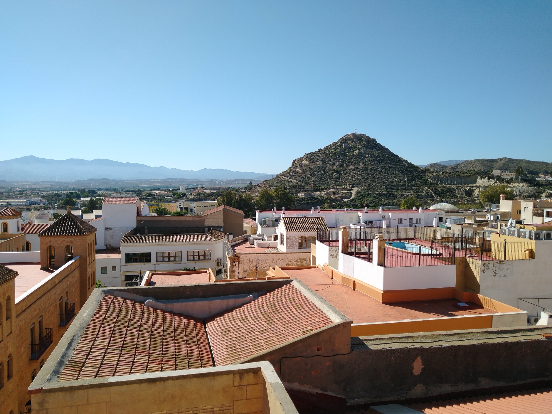 Rooftops of Vera with the Cerro del Espíritu Santo hill behind, Almería, Spain