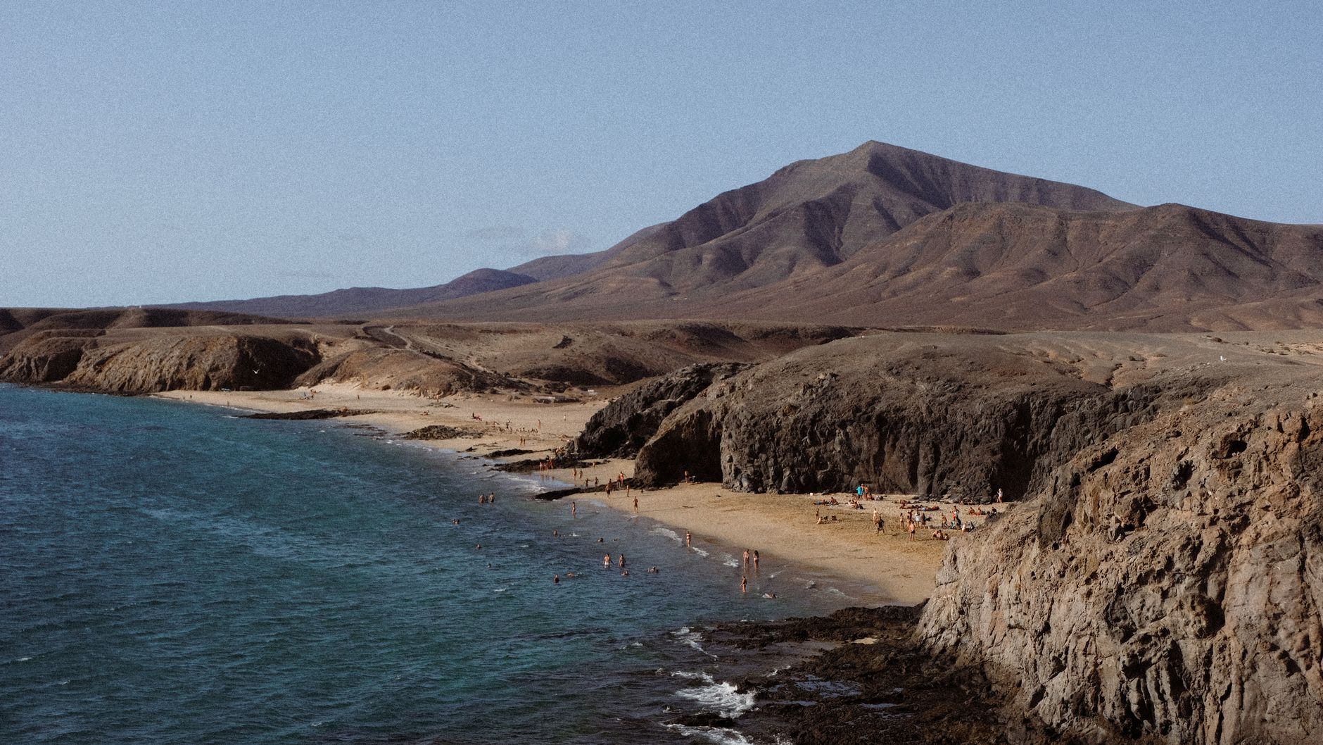 Playa Blanca in the municipality of Yaiza, Lanzarote, Spain — Explore the dramatic cliffs and beaches of Lanzarote's Playa Bl